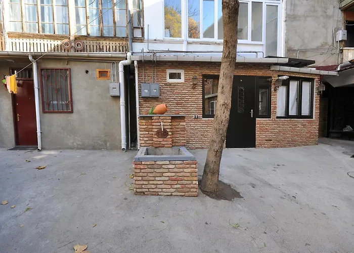 Suzi Apartments